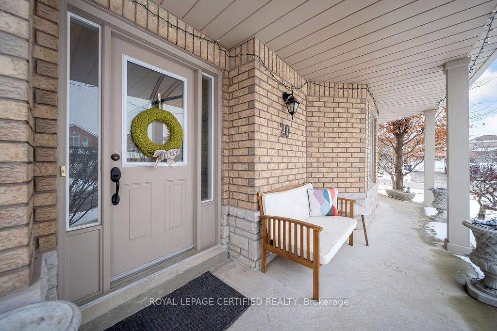 Caledon, ON L7E 2H3,20 Country Stroll CRES