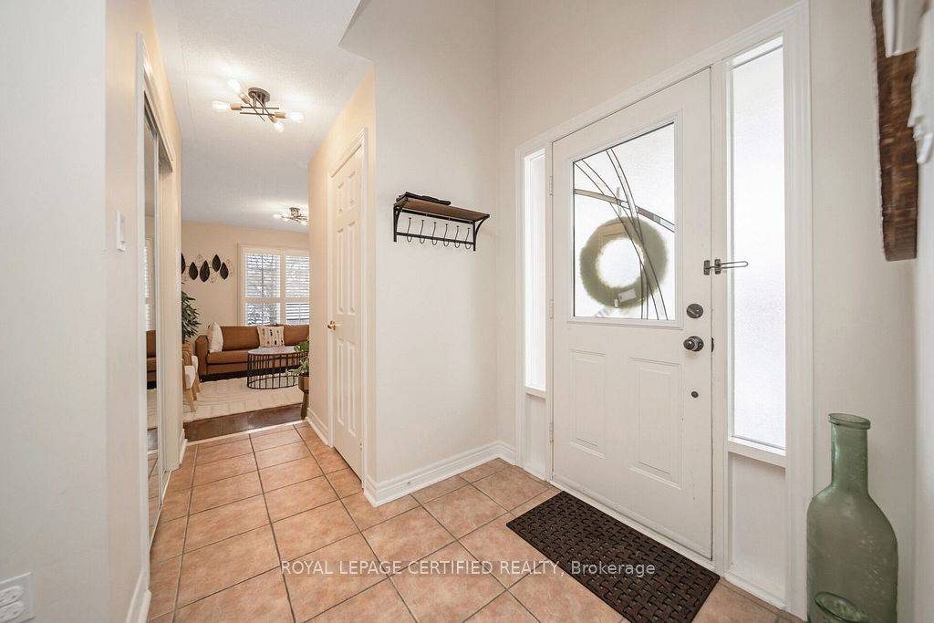 Caledon, ON L7E 2H3,20 Country Stroll CRES