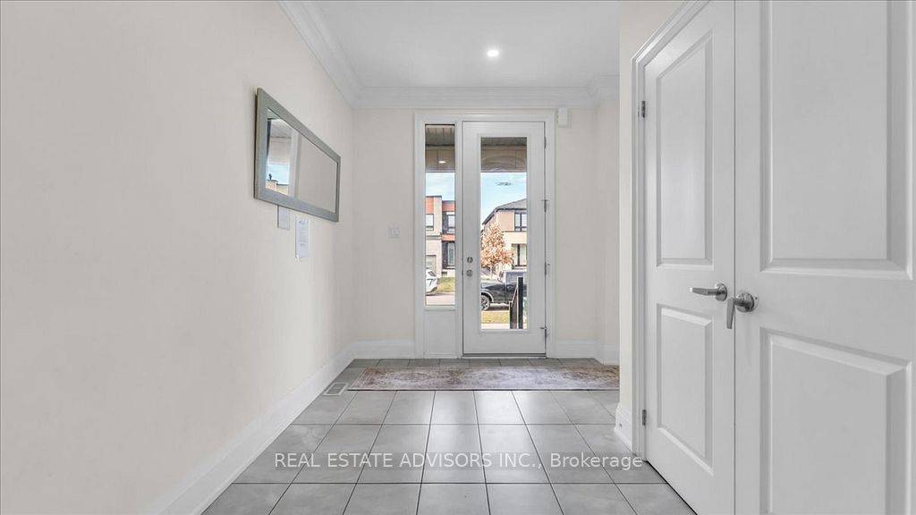 Brampton, ON L6Y 0E4,7 Ferdinand DR