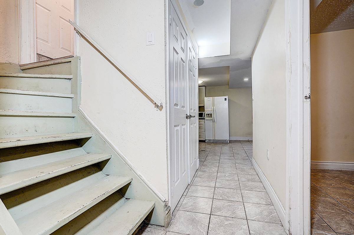 Brampton, ON L6Y 4T5,17 Letty AVE #Basement