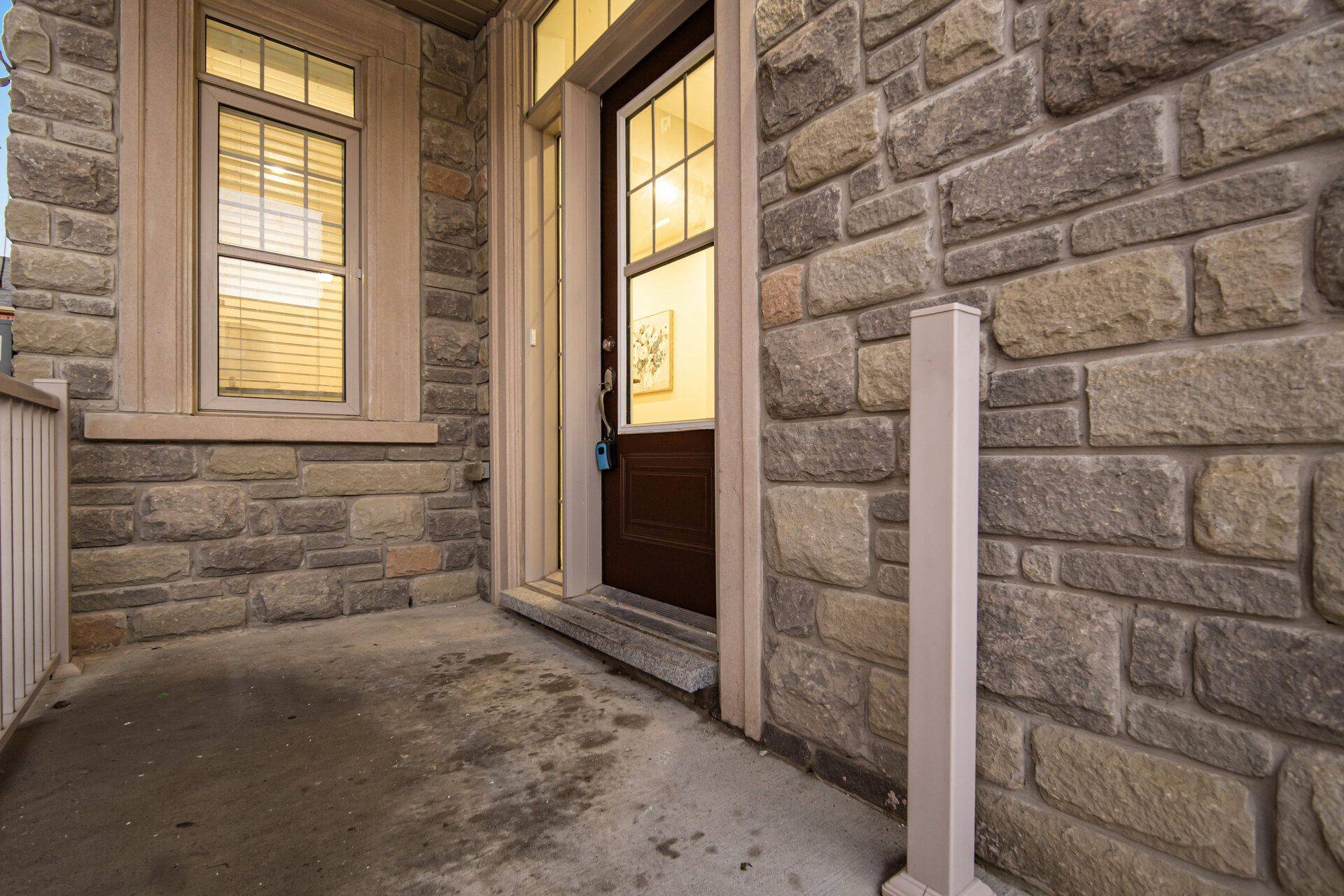 Brampton, ON L4A 4Y1,28 Dolobram TRL