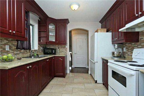 Brampton, ON L6V 2Z5,46 Salisbury CIR #UPPER
