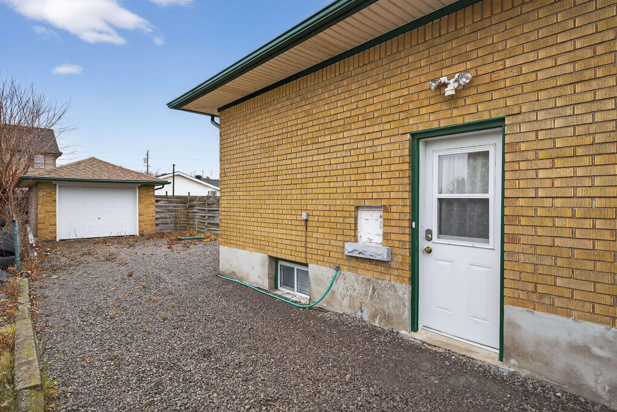 St. Catharines, ON L2P 1L4,7 Battersea AVE