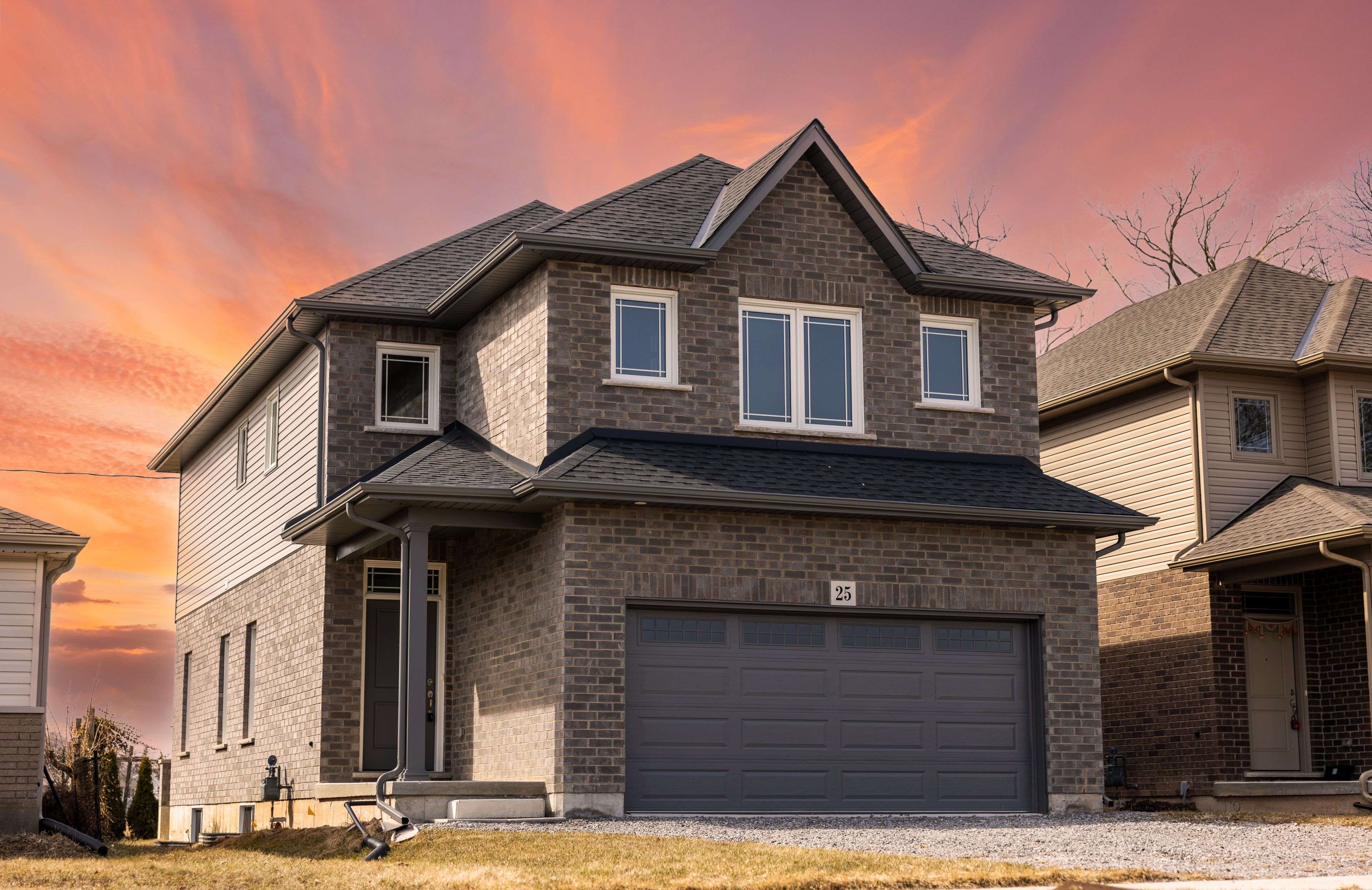 Thorold, ON L2V 2V5,25 McMann DR