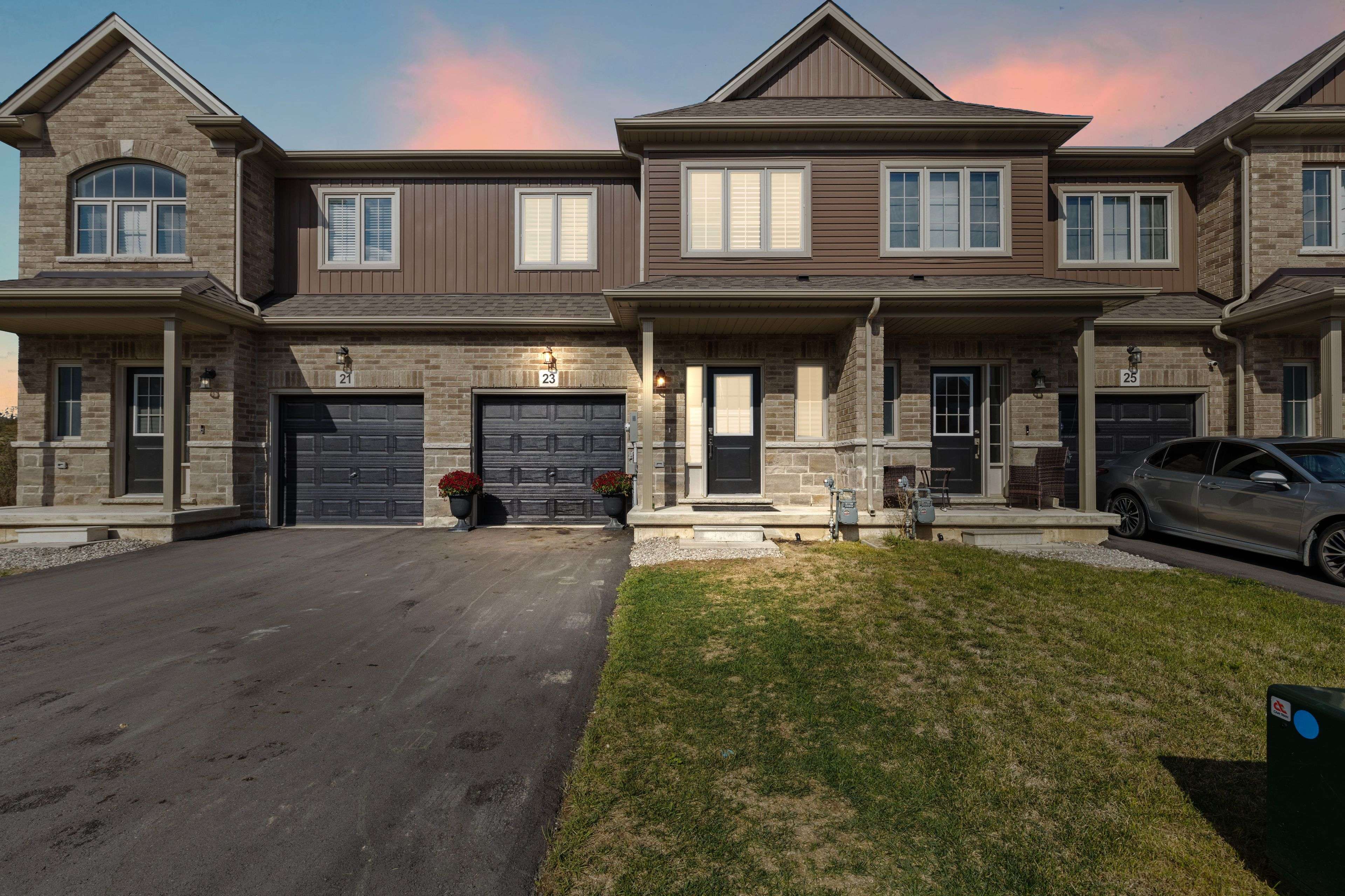 Hamilton, ON L0R 1C0,23 Zoe LN