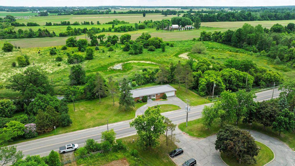 Carp - Huntley Ward, ON K0A 1L0,517 Donald B. Munro DR