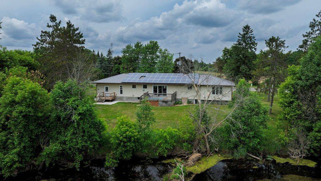 Carp - Huntley Ward, ON K0A 1L0,517 Donald B. Munro DR