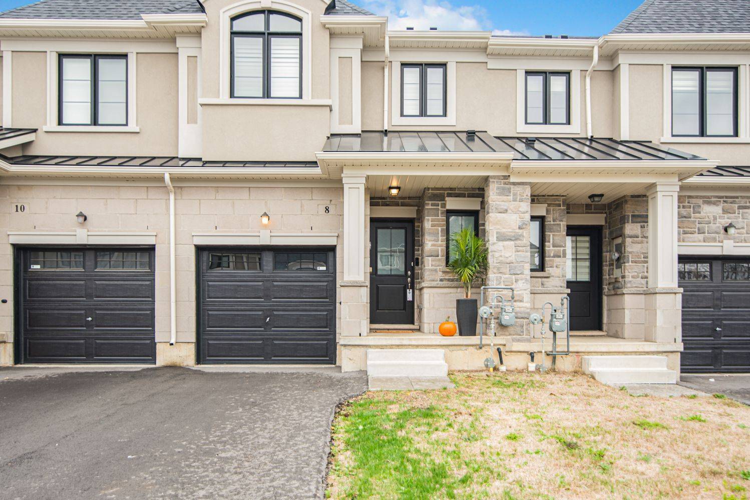 Hamilton, ON L9B 0K1,8 Mia DR