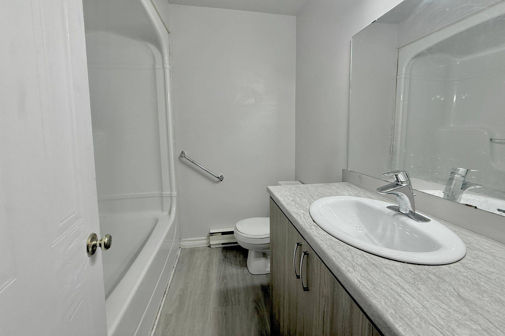 Bluewater, ON N0M 1N0,156 Main ST #11