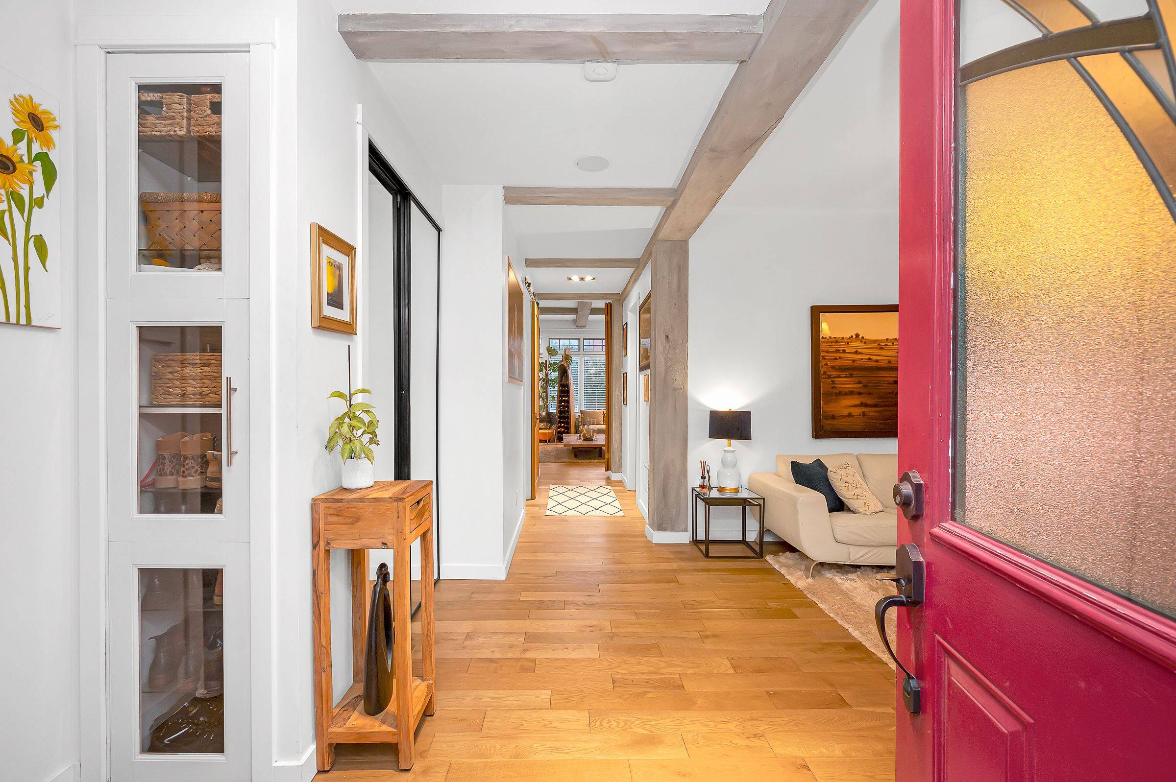 Hamilton, ON L8N 1Z7,7 Foster ST