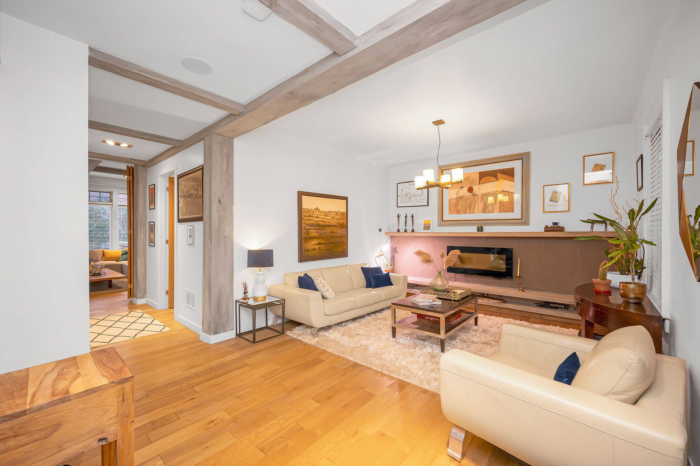 Hamilton, ON L8N 1Z7,7 Foster ST