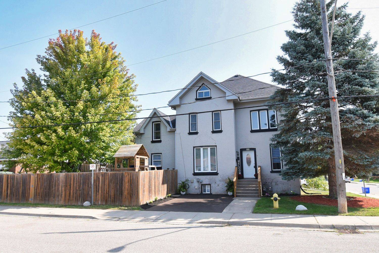 Brantford, ON N3S 5Z9,111 Drummond ST