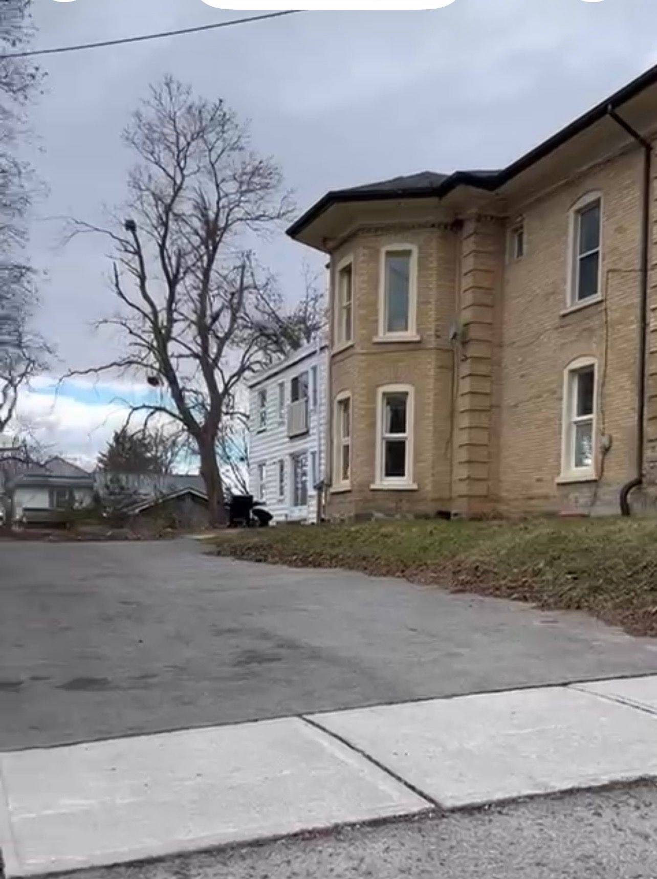 Peterborough, ON K9H 4A2,657 Bethune ST #5