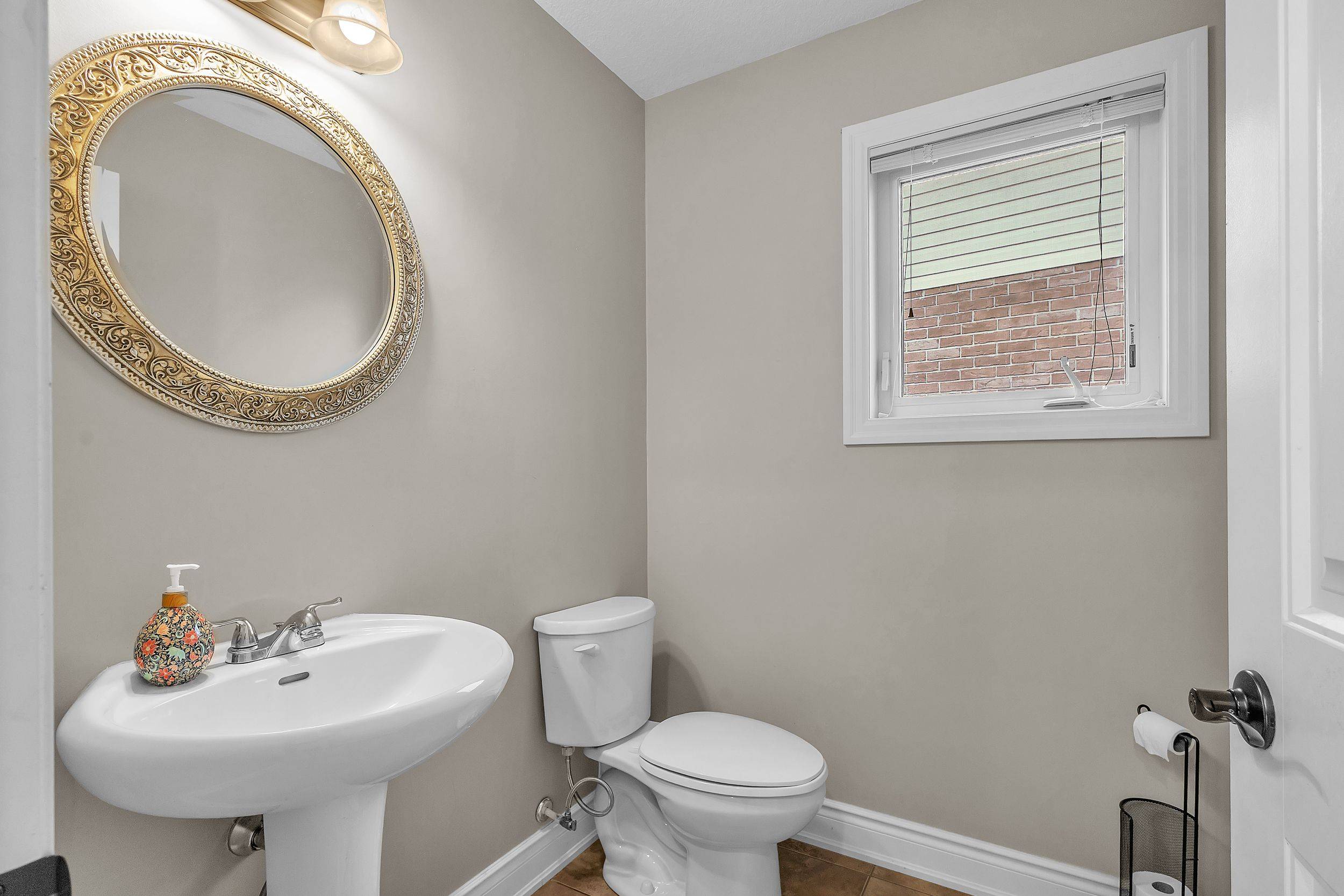 Guelph, ON N1L 0K1,237 Goodwin DR