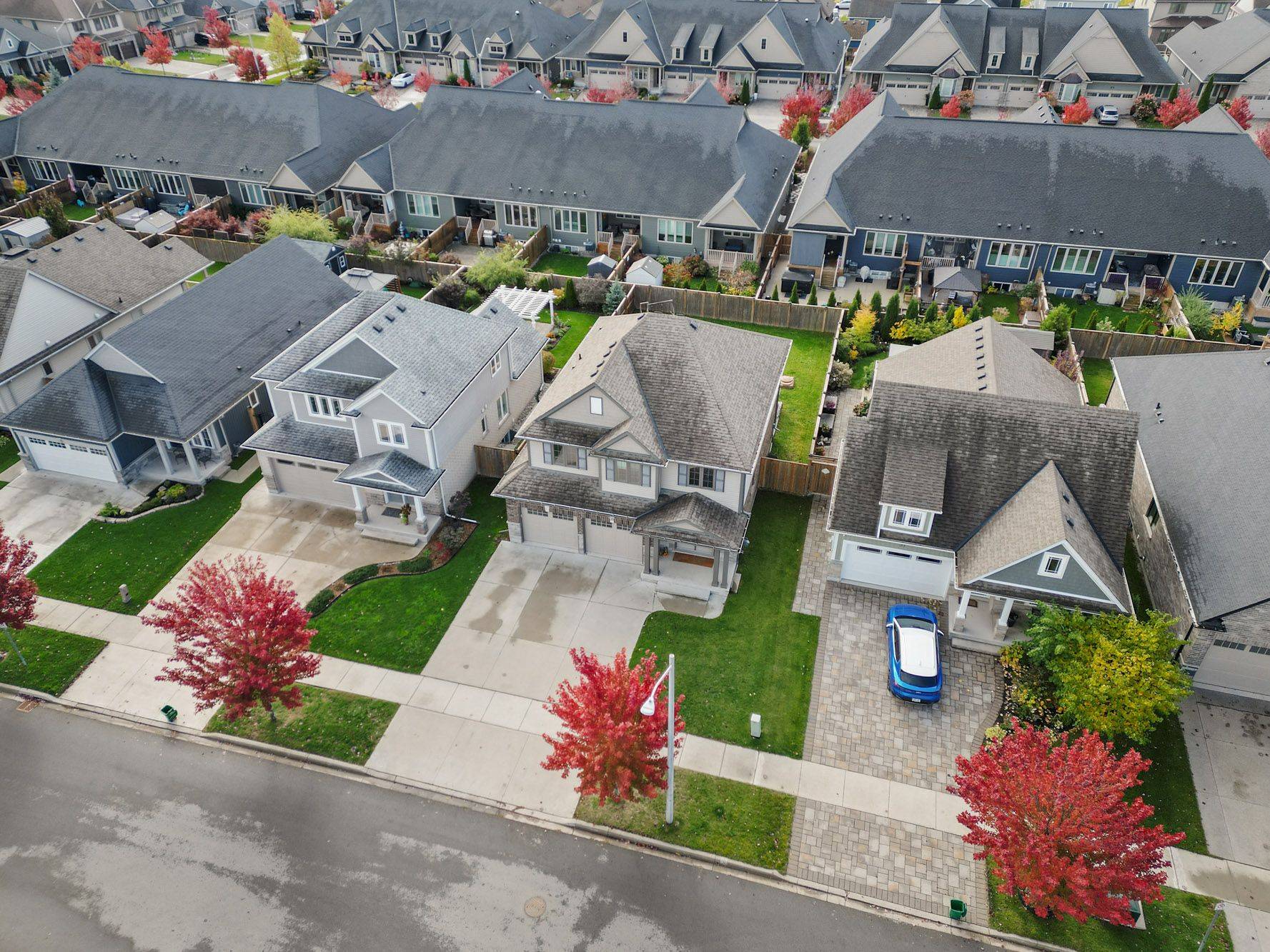 Thorold, ON L2V 0E5,35 McFarland ST