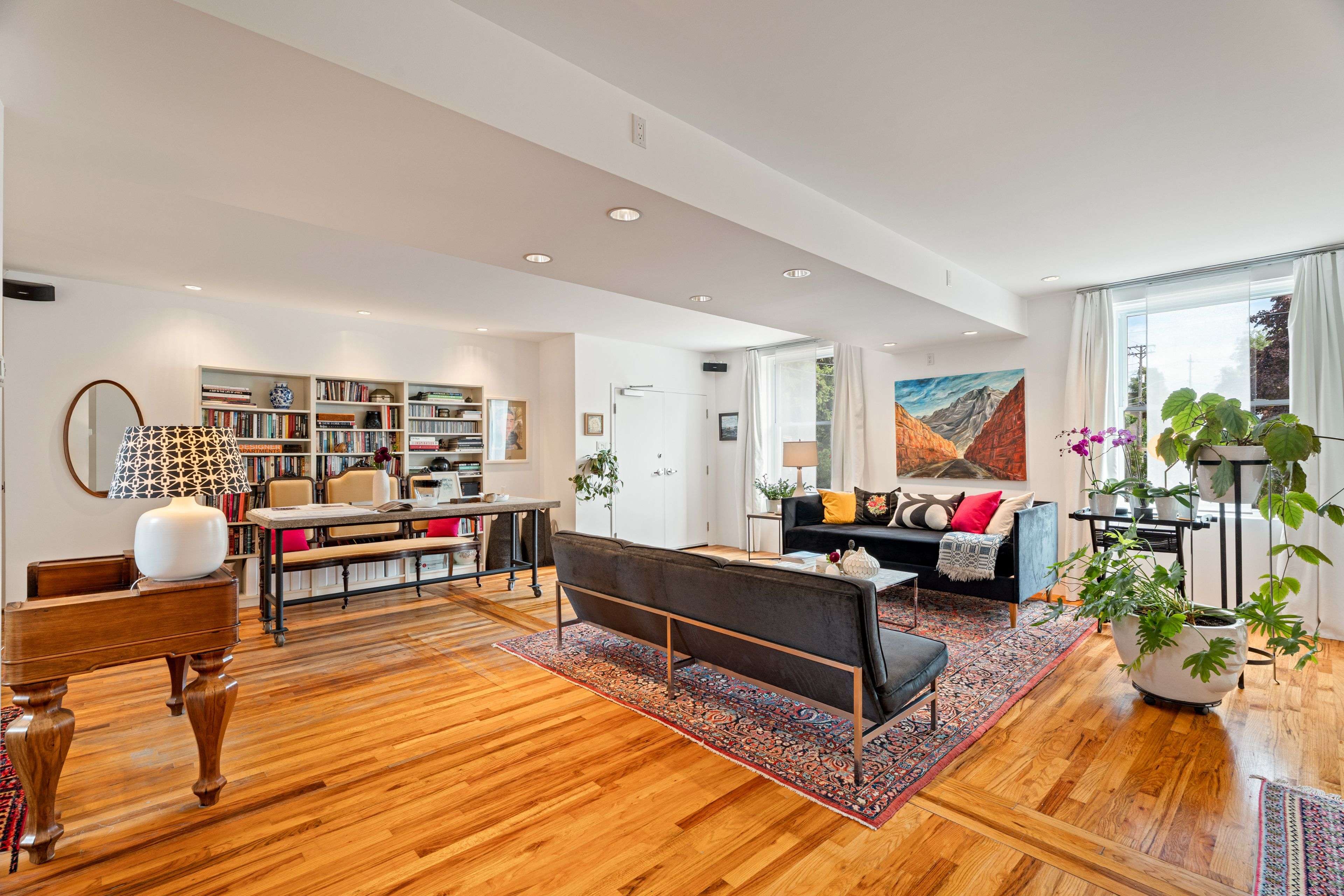 West Centre Town, ON K1R 7K6,378-380 BOOTH ST