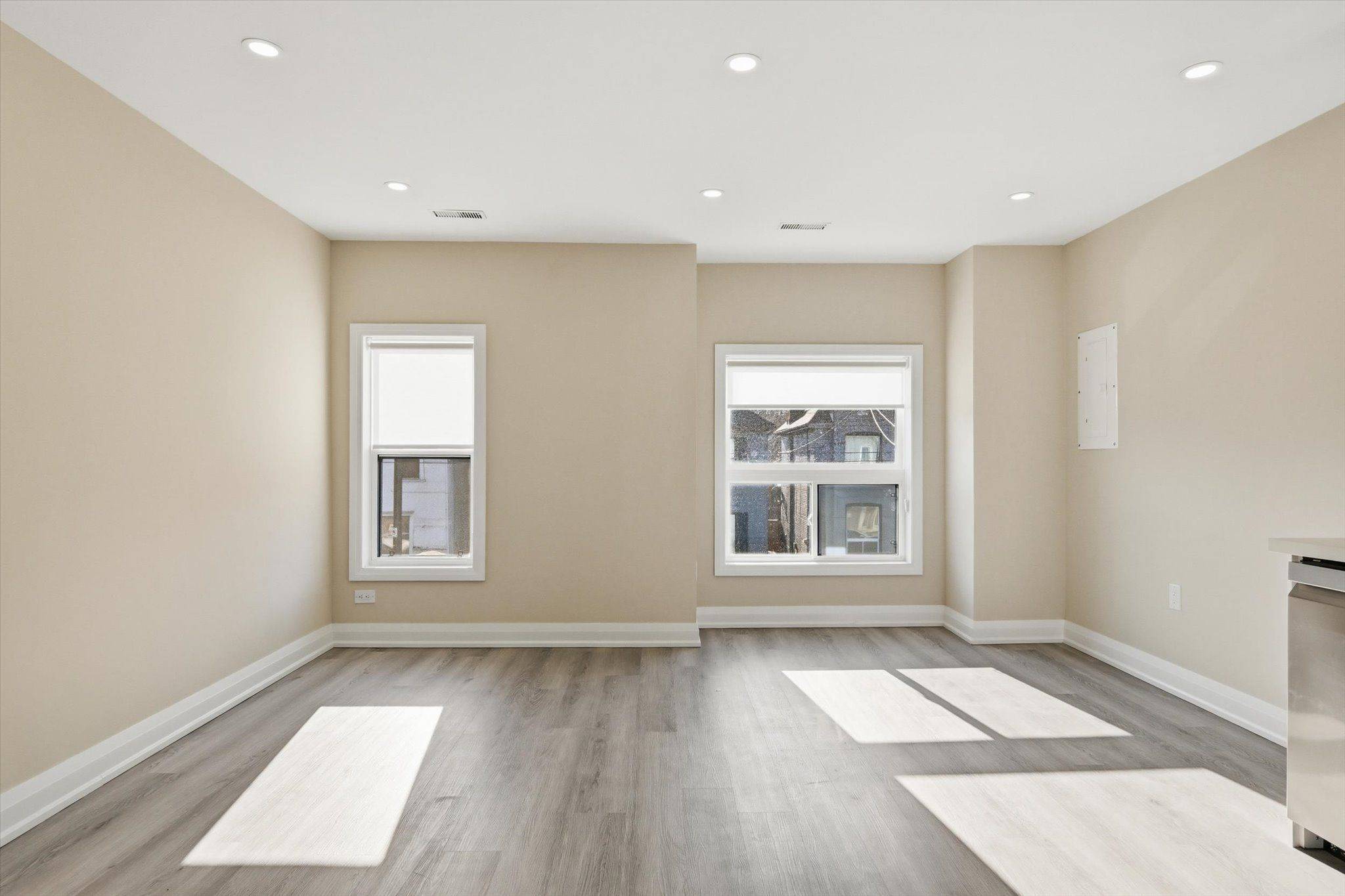 Hamilton, ON L8L 2E5,489 Cannon ST E #3