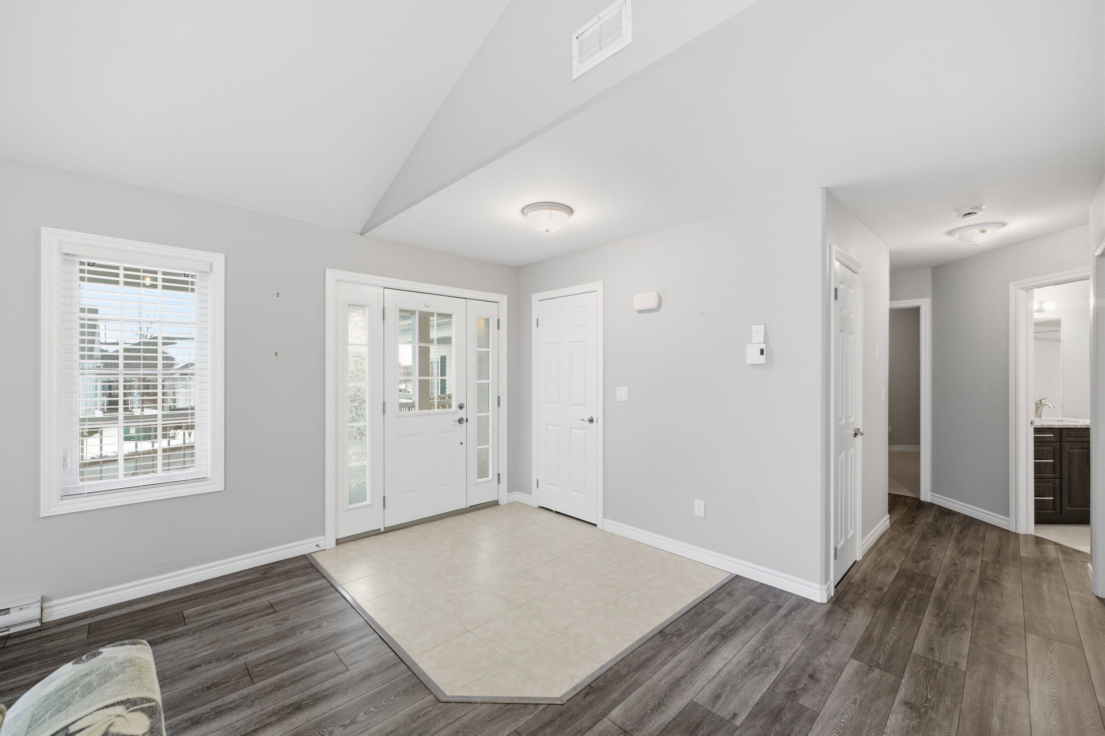 Port Hope, ON L1A 0E1,300 Croft ST #Unit # 3201