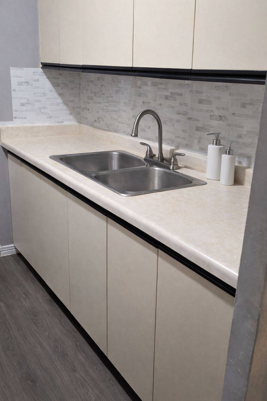 Chatham-kent, ON N0P 1A0,2 Chittim RD #205