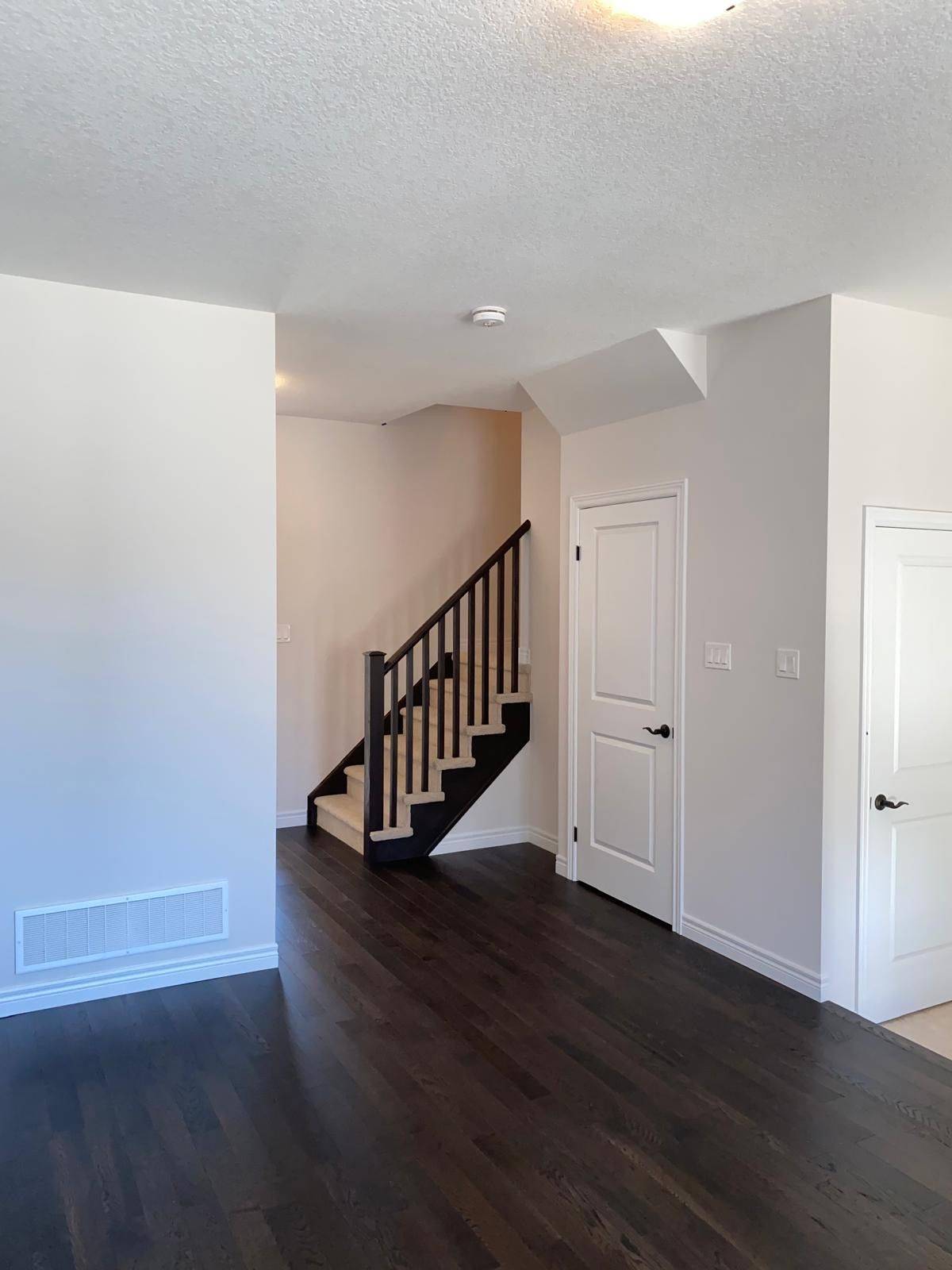 Hamilton, ON L9K 0K1,6 Marr LN