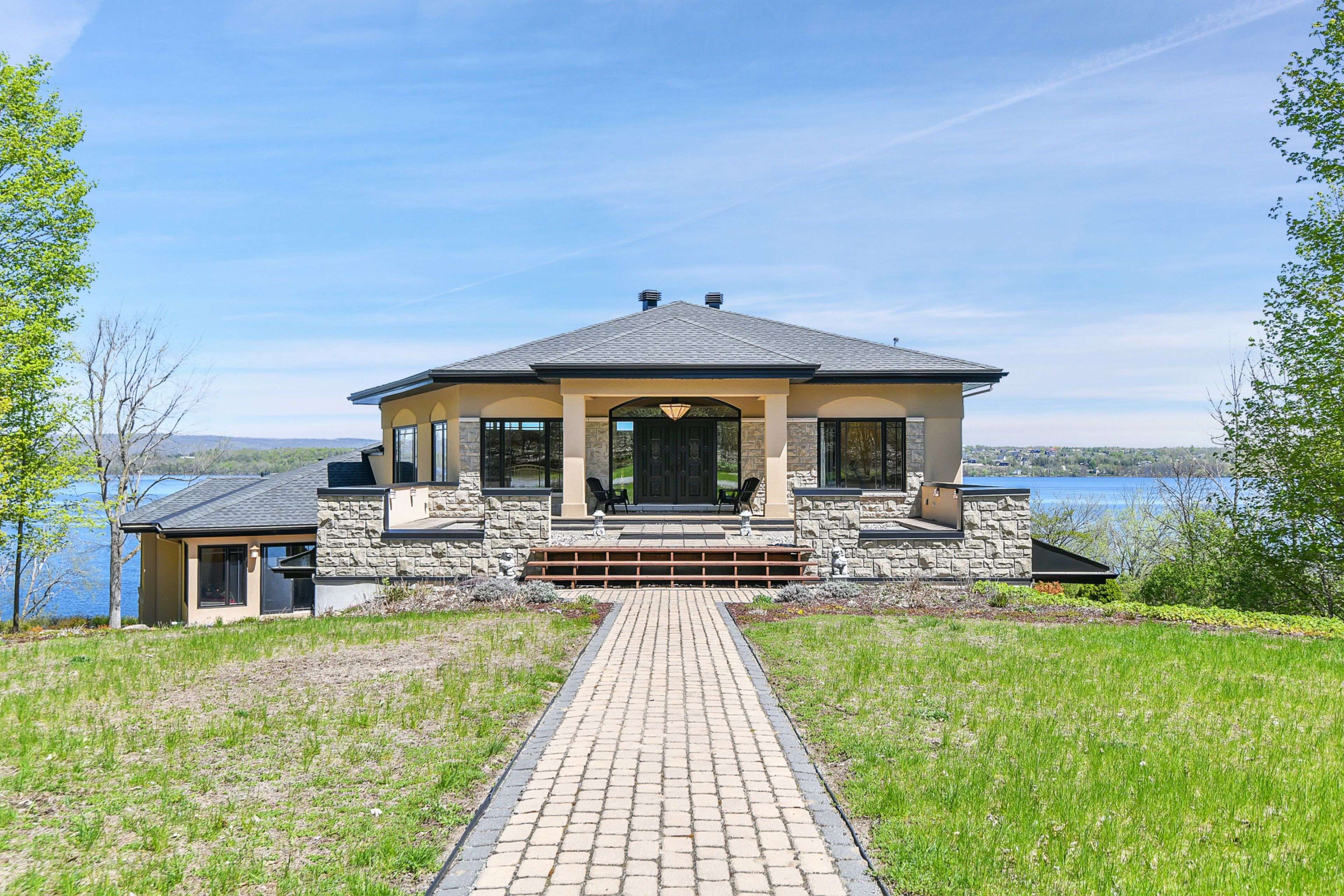 Kanata, ON K0A 1T0,325 Berry Side RD