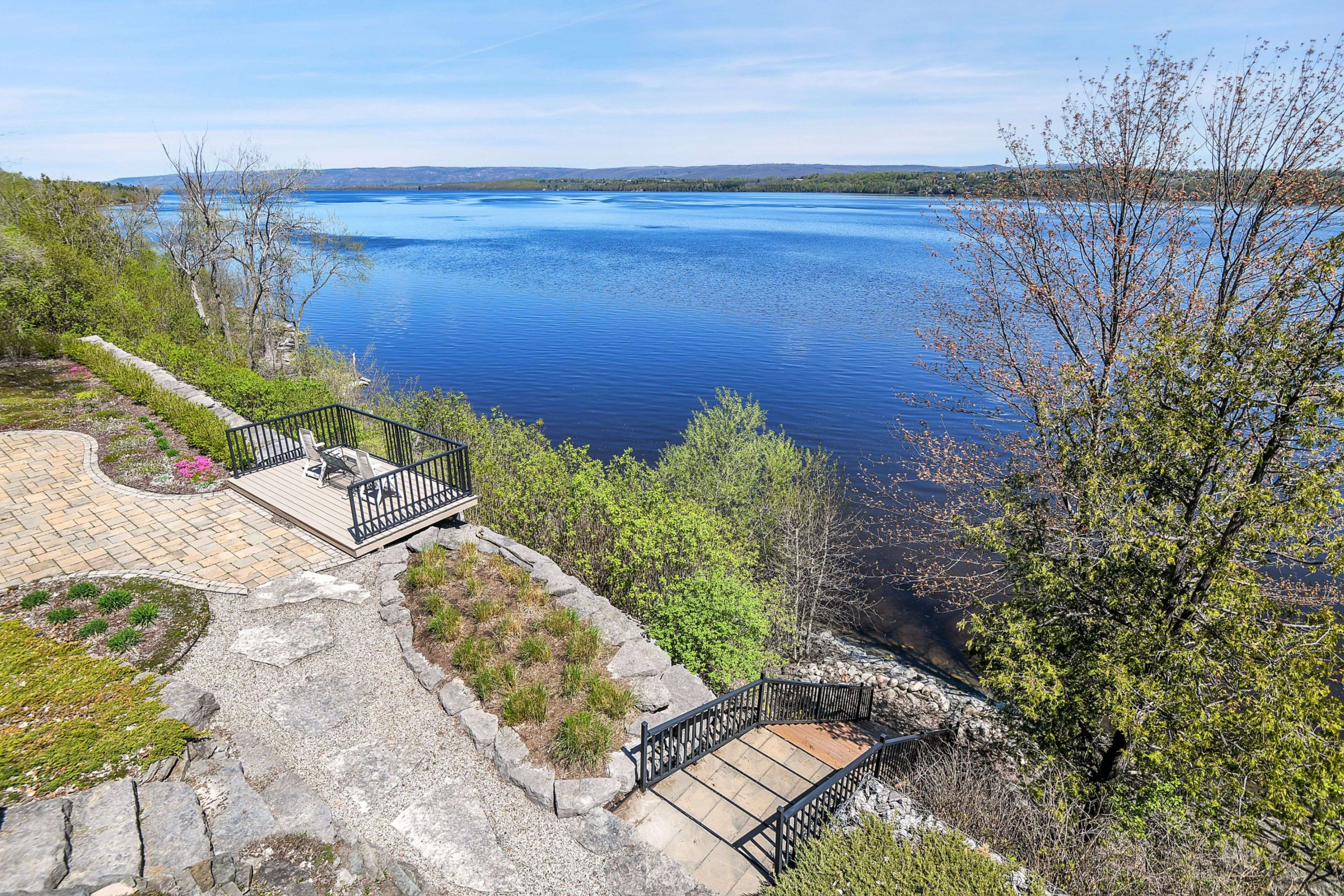 Kanata, ON K0A 1T0,325 Berry Side RD