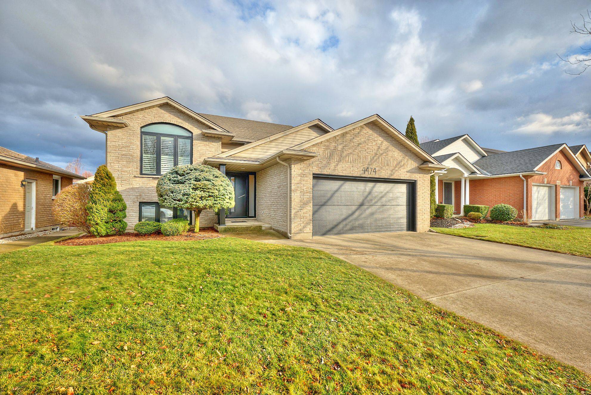 Niagara Falls, ON L2H 3H4,4474 Francesco AVE