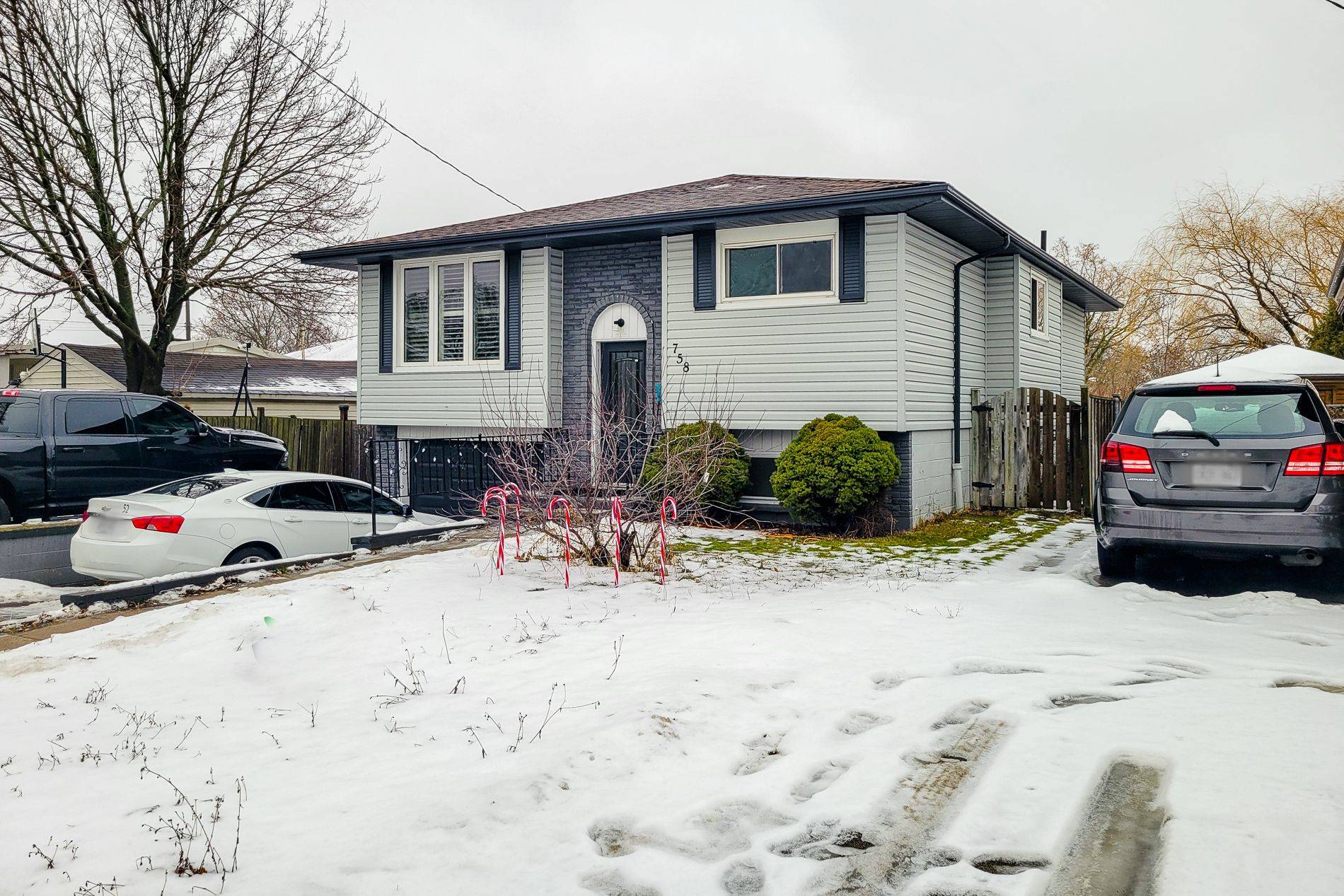 Hamilton, ON L8W 1A8,758 Stone Church RD E