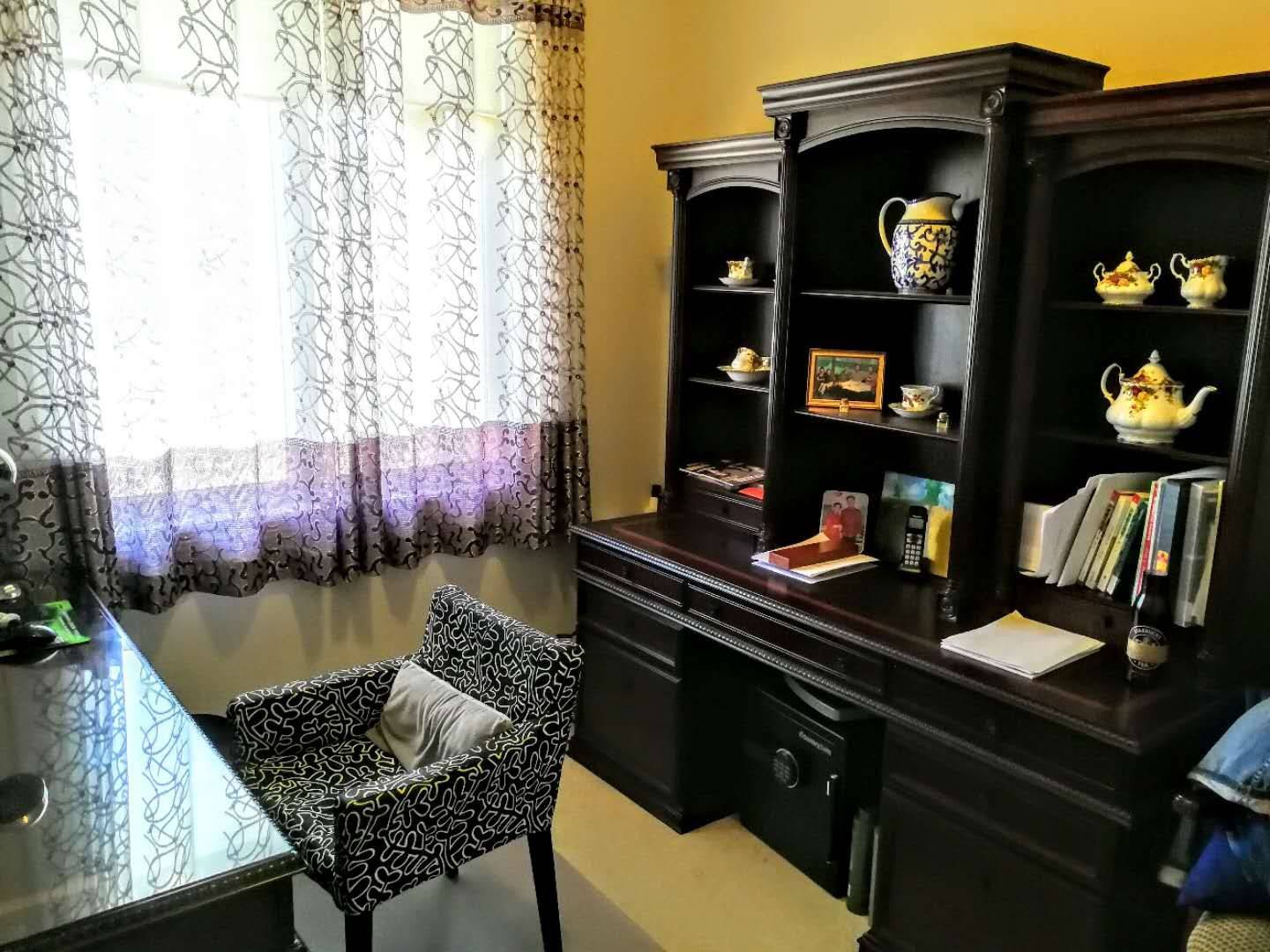 Barrhaven, ON K2J 5S2,610 Clearbrook DR