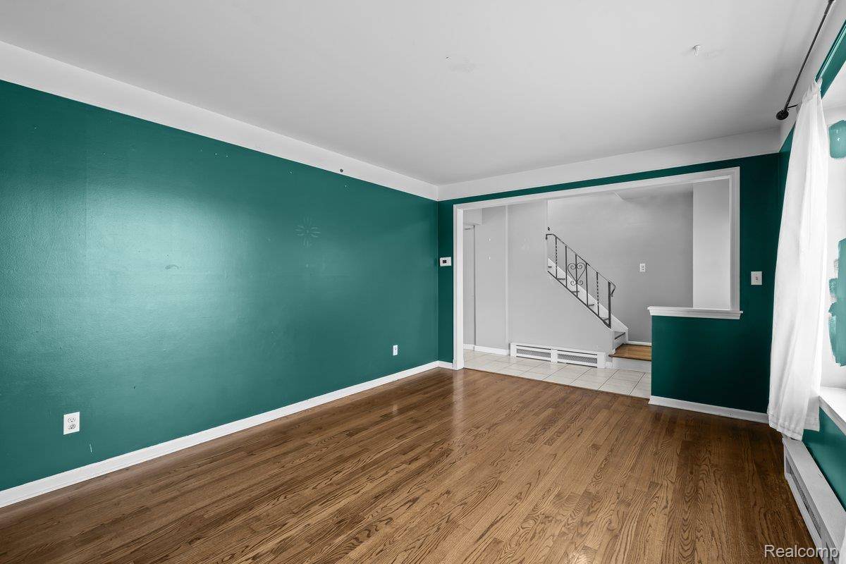 Waterford, MI 48329,2716 Ravenglass RD