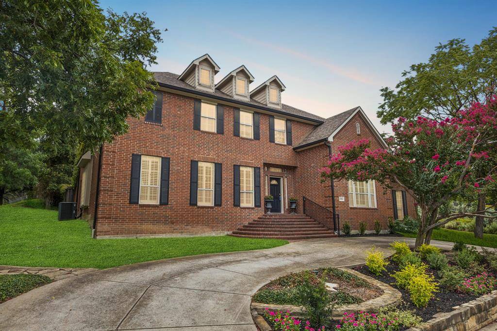 Dallas, TX 75243,8904 Meadowknoll Drive