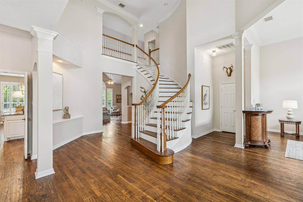 Dallas, TX 75243,8904 Meadowknoll Drive