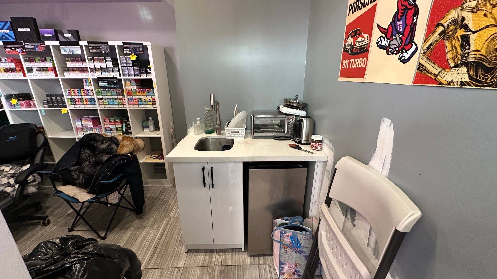 Toronto C01, ON M6B 3B4,202 Baldwin ST #Ground