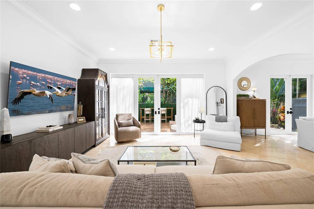 Fort Lauderdale, FL 33315,920 SW 8th St