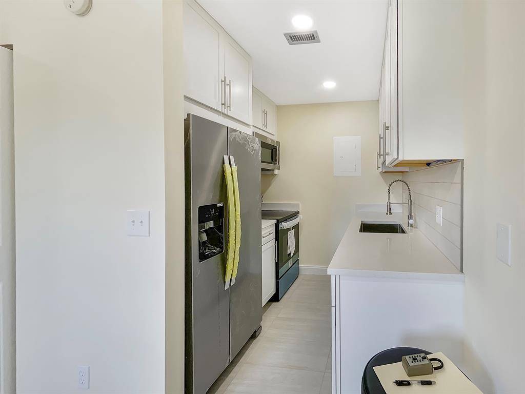 Coral Springs, FL 33065,8921 NW 28th Dr #B