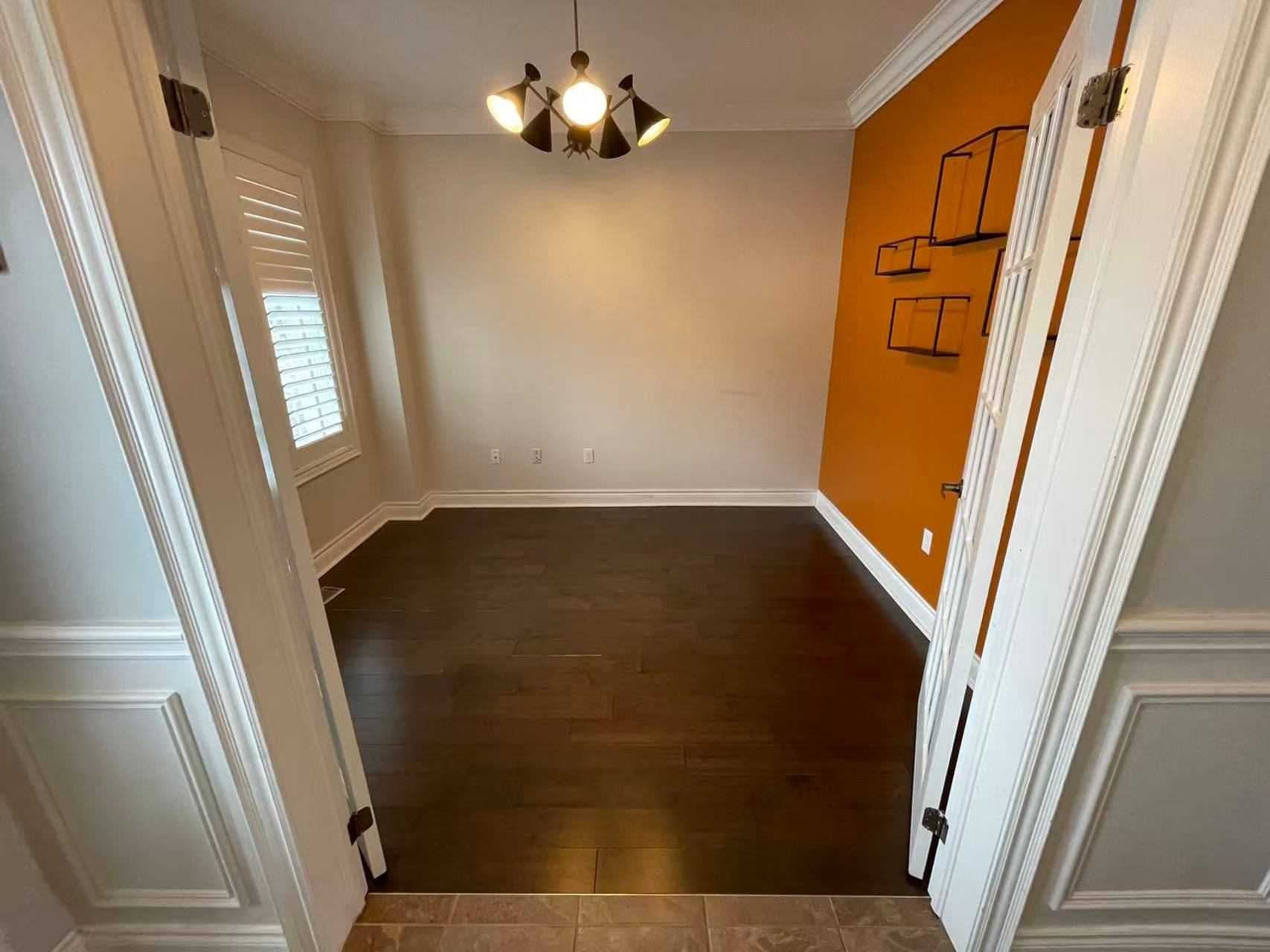 Newmarket, ON L3X 3J3,214 Karl Rose TRL