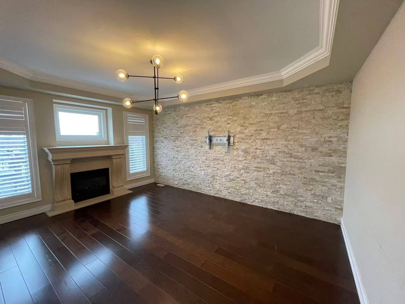 Newmarket, ON L3X 3J3,214 Karl Rose TRL