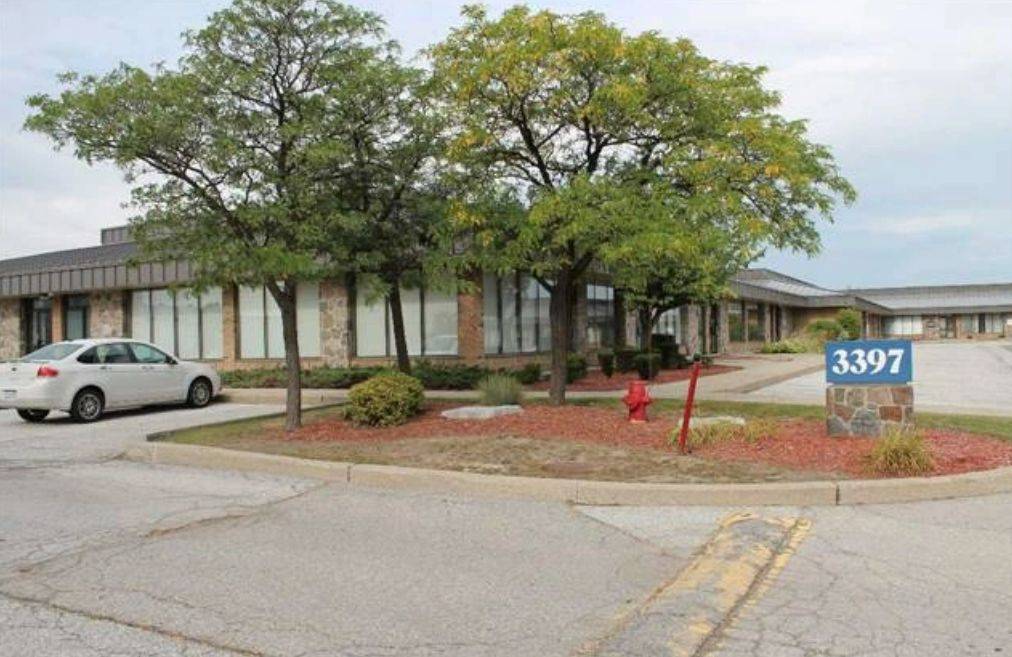 Mississauga, ON L4V 1T8,3397 American DR #8