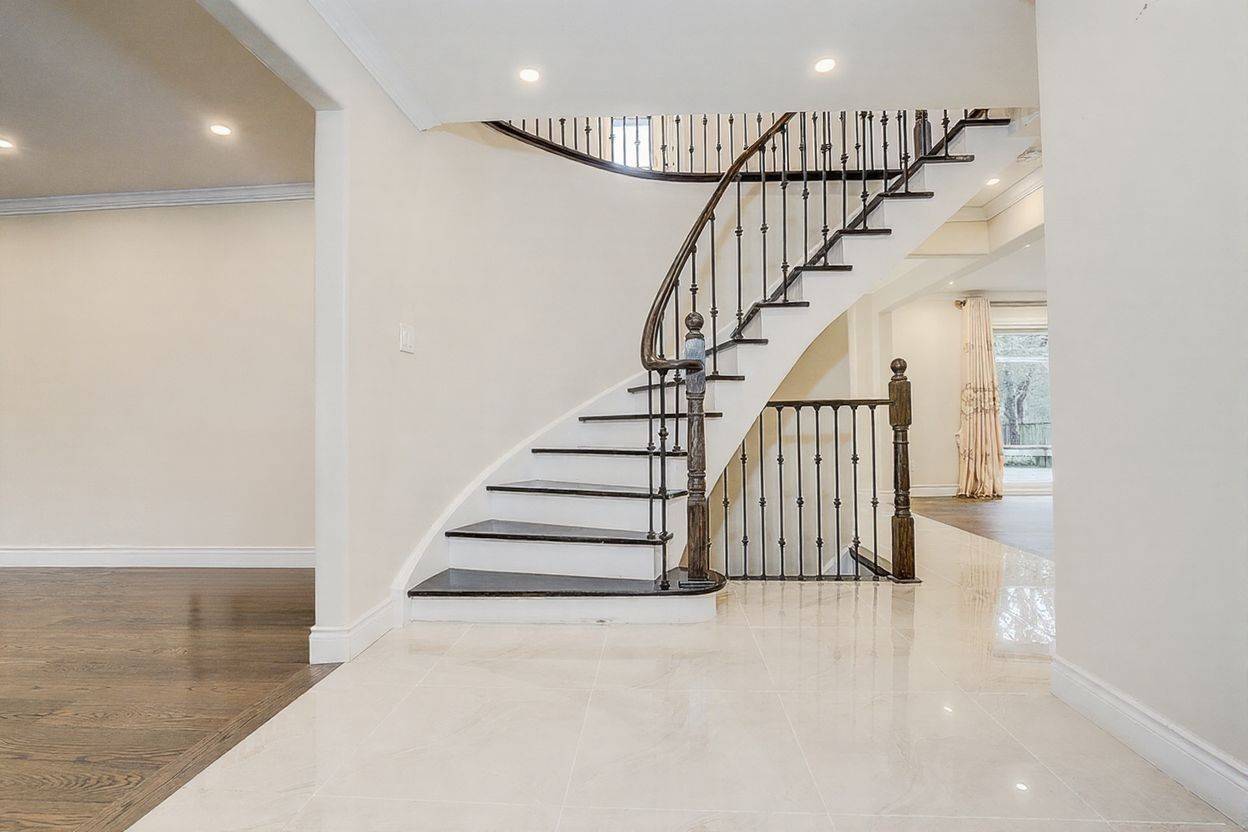 Oakville, ON L6J 5J9,2264 Bethnal Green RD