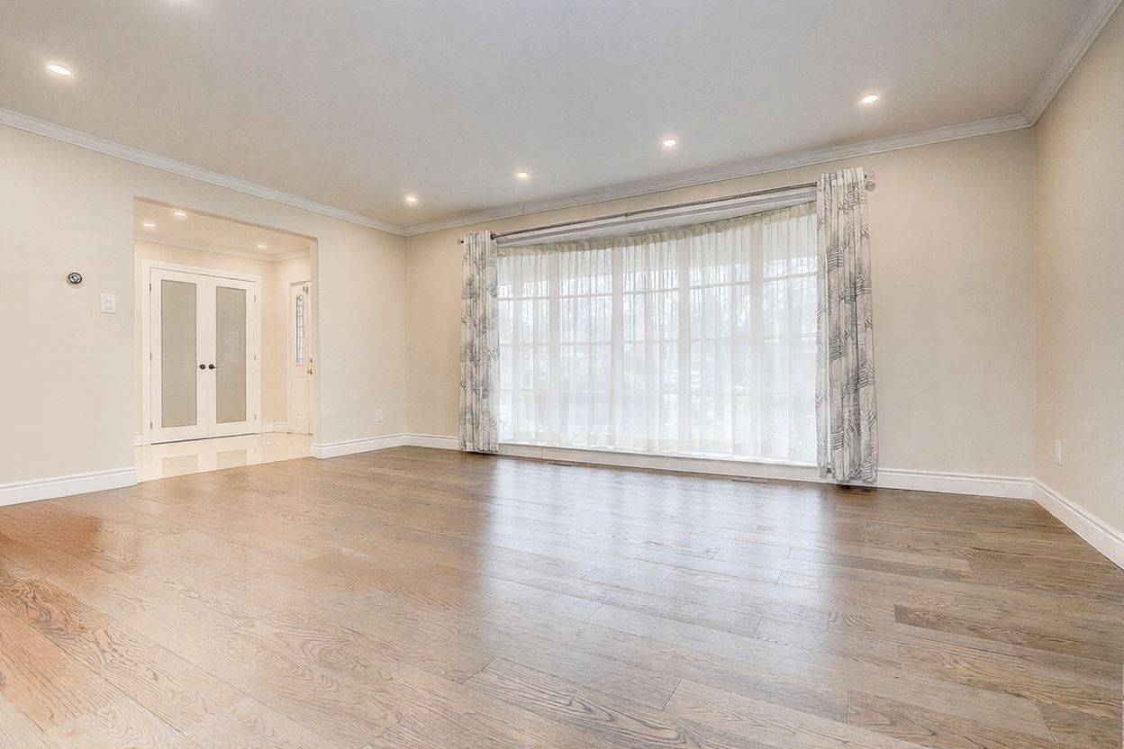 Oakville, ON L6J 5J9,2264 Bethnal Green RD