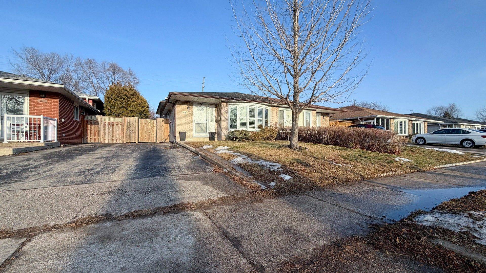 Mississauga, ON L5J 1E2,1849 Bonnymede DR