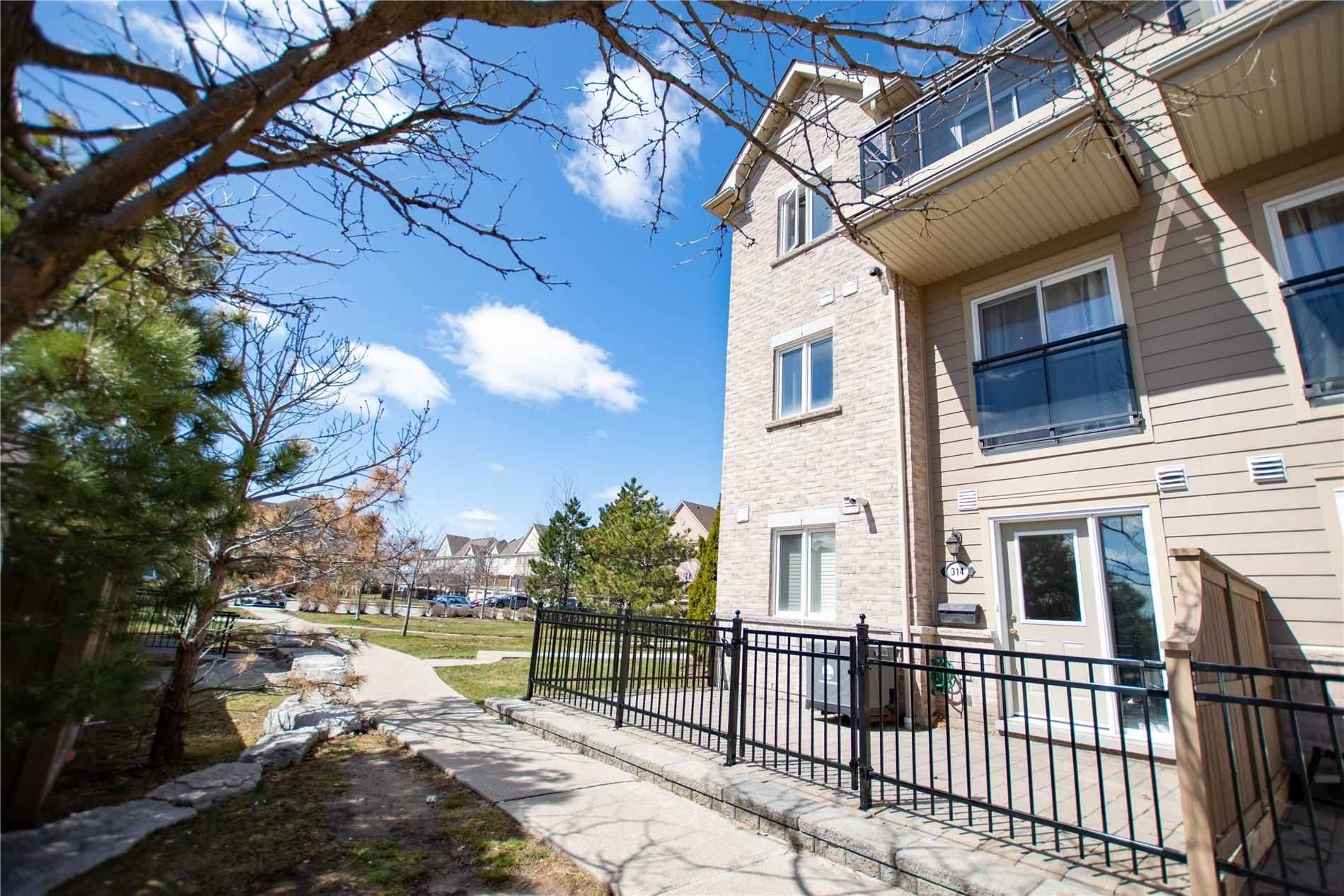 Mississauga, ON L5M 8C7,4975 Southampton DR #313