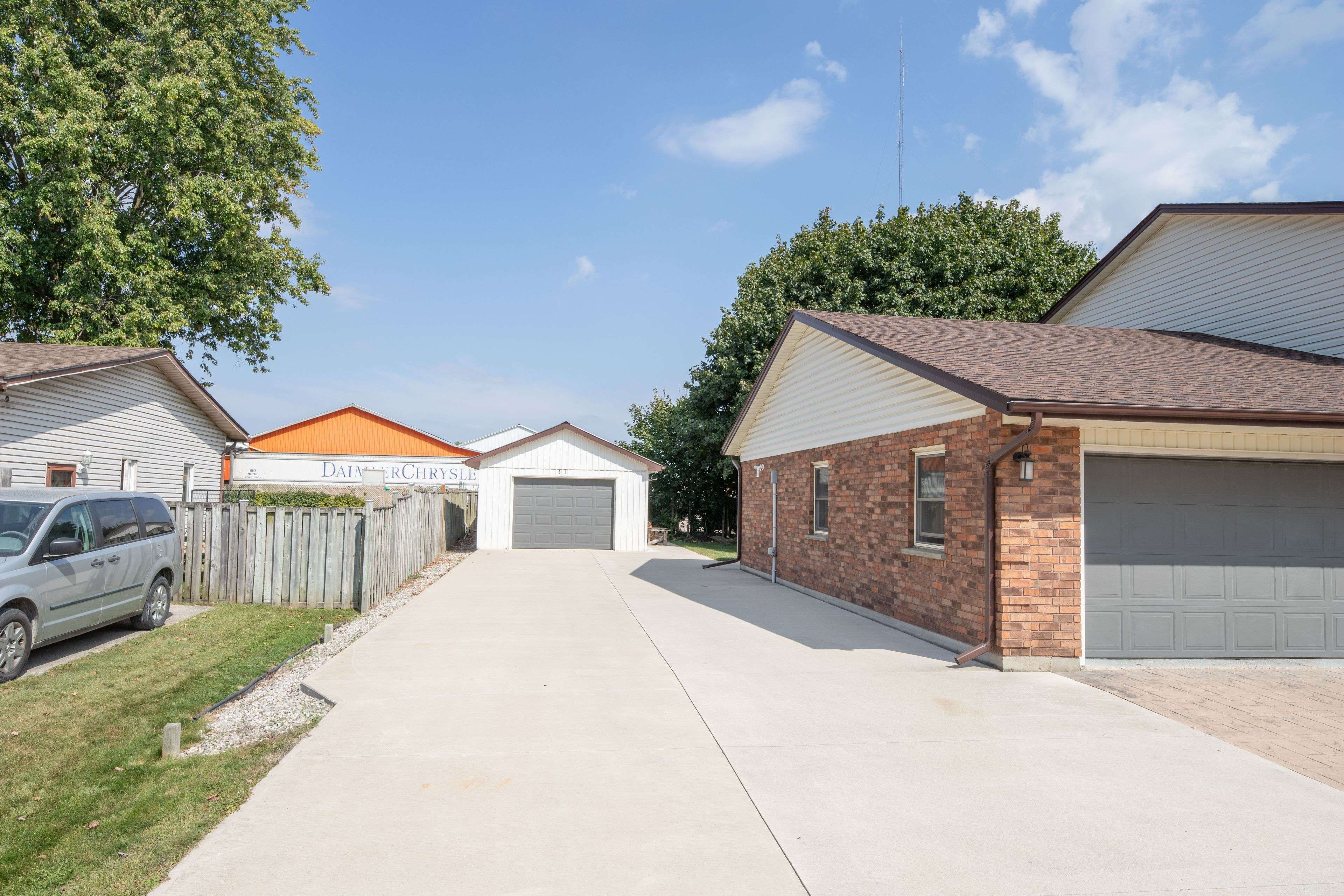 Strathroy-caradoc, ON N7G 2H5,51 Queen ST