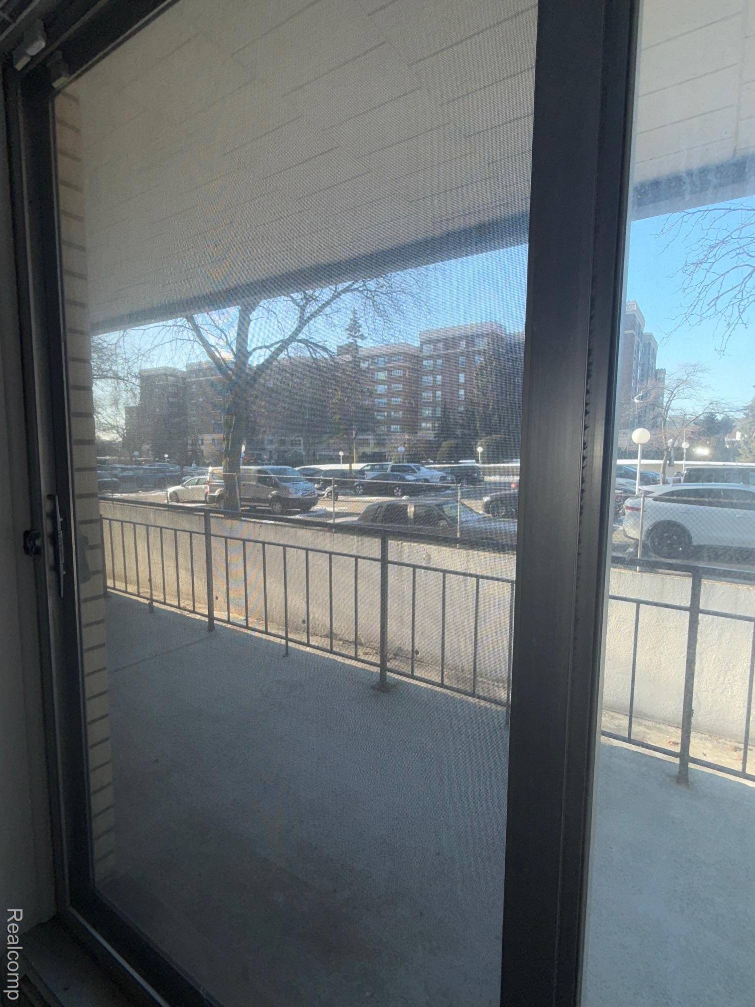 Detroit, MI 48214,8300 E Jefferson Avenue #107