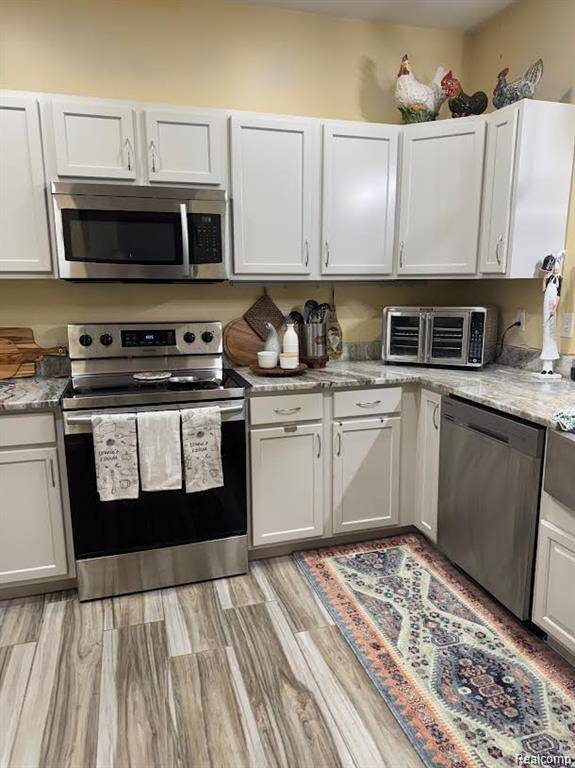 Canton, MI 48188,47544 Pembroke DR