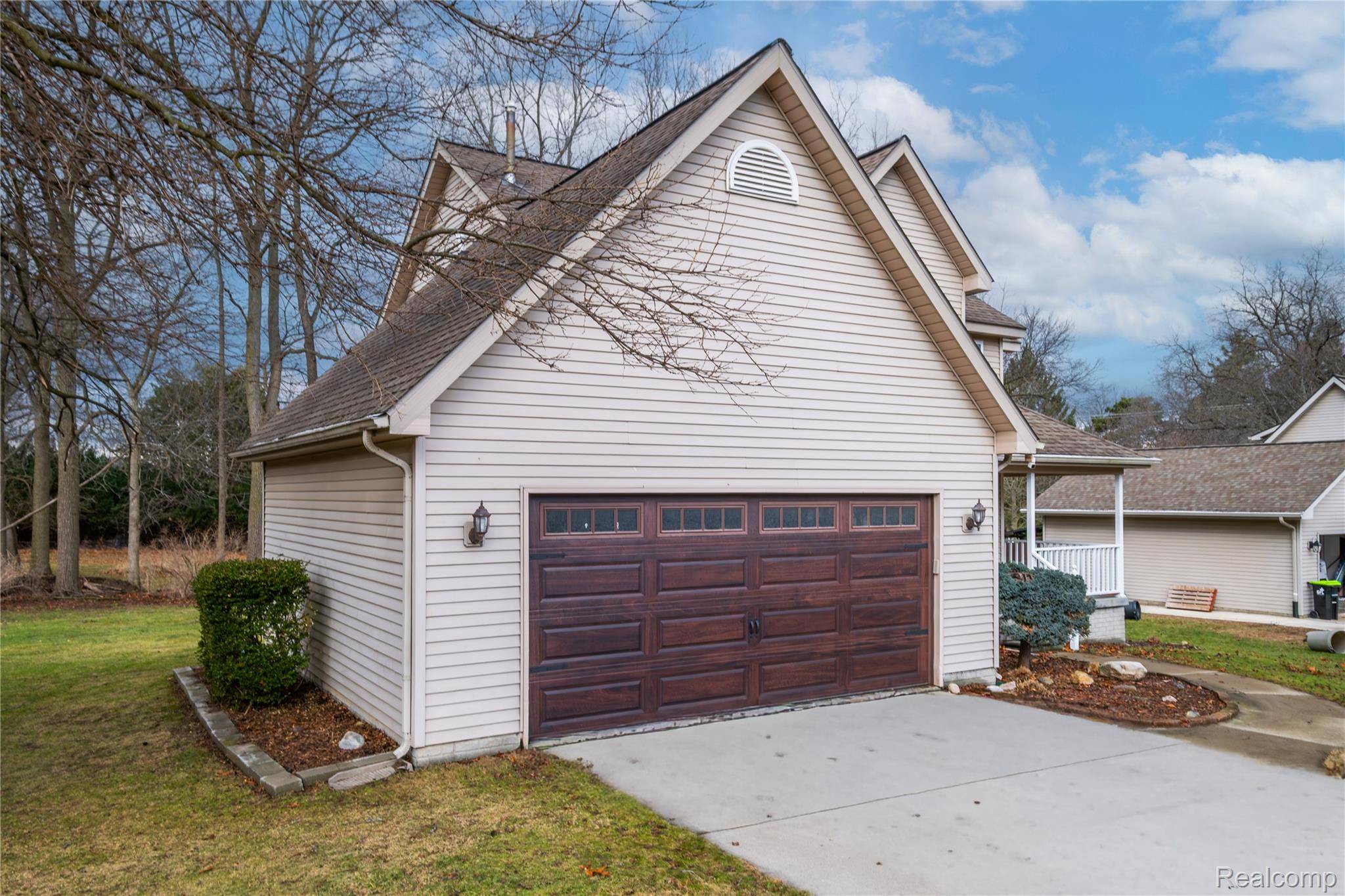 Fenton, MI 48430,410 Bent Oak ST