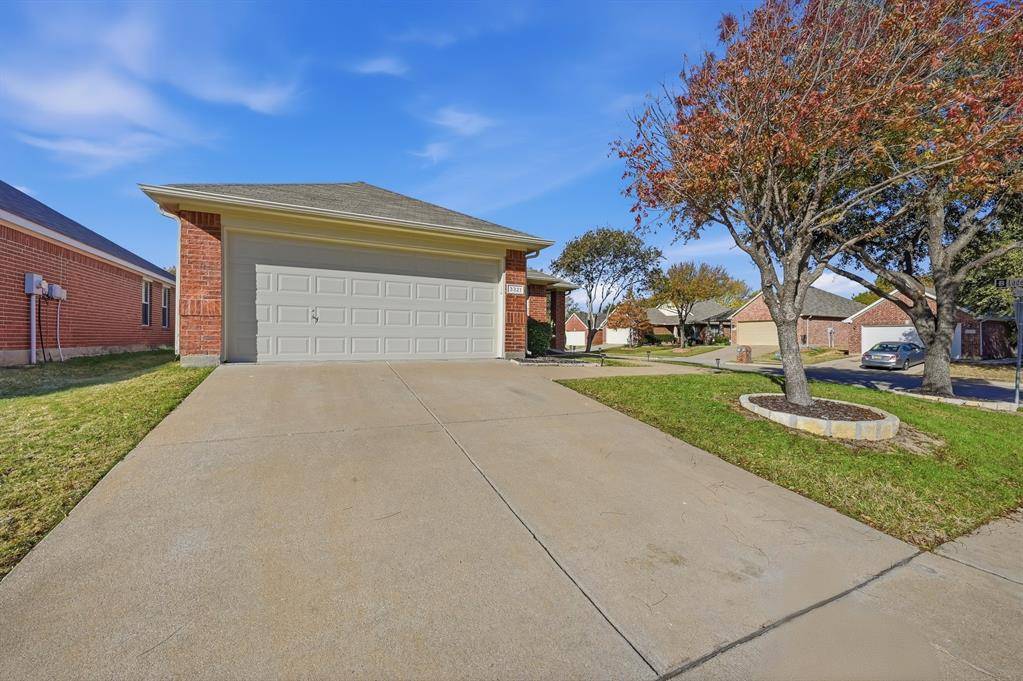 Bedford, TX 76021,3321 Versante Drive