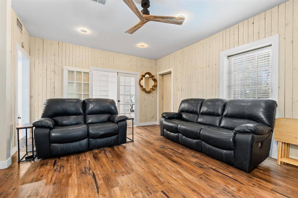 Irving, TX 75060,1504 Maple Street