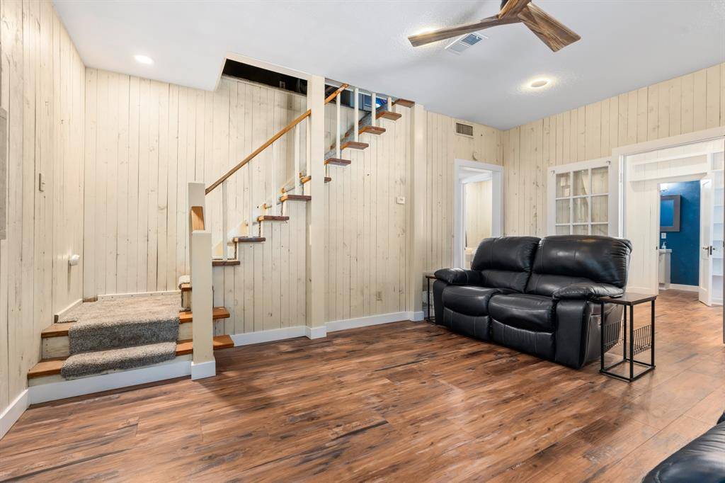 Irving, TX 75060,1504 Maple Street