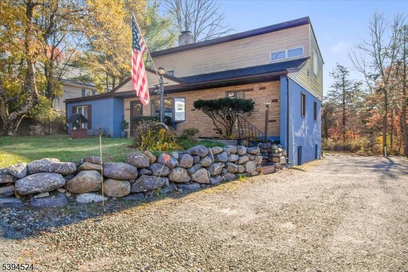 West Milford Twp., NJ 07480,11 Bushwick Ln